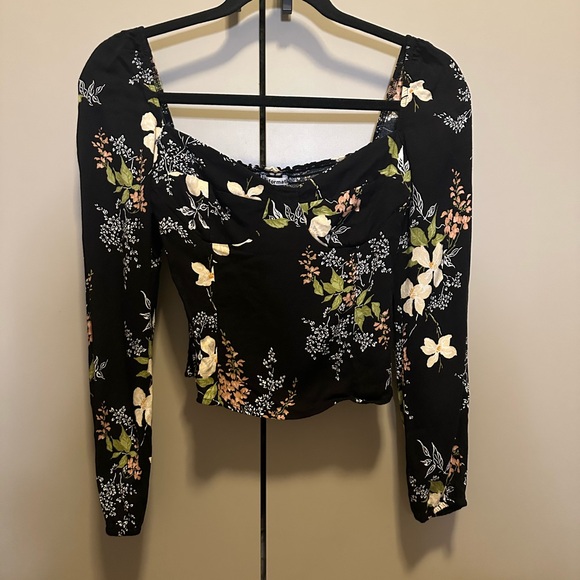 Reformation Black Floral Cropped Top size 0 - Picture 2 of 7